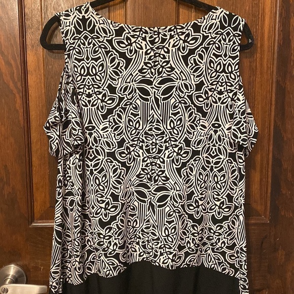 Rafaella Cold Shoulder Keyhole Blouse - Picture 8 of 10